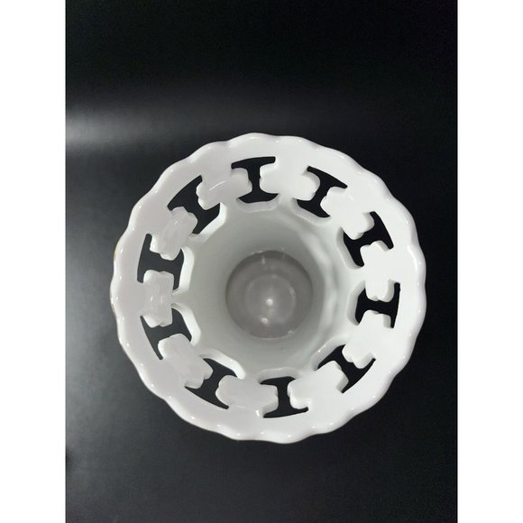 Blarney Porcelain Vase 6.5” Tall Shamrock Cut Outs And Green Shamrock Print - Picture 4 of 7